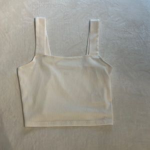 American Eagle crop tank top size small in the color white